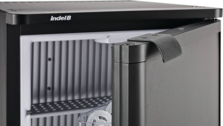 INDEL B Minibar, rechts, wechselbar auf Anfrage (DRINK T 30 PLUS)